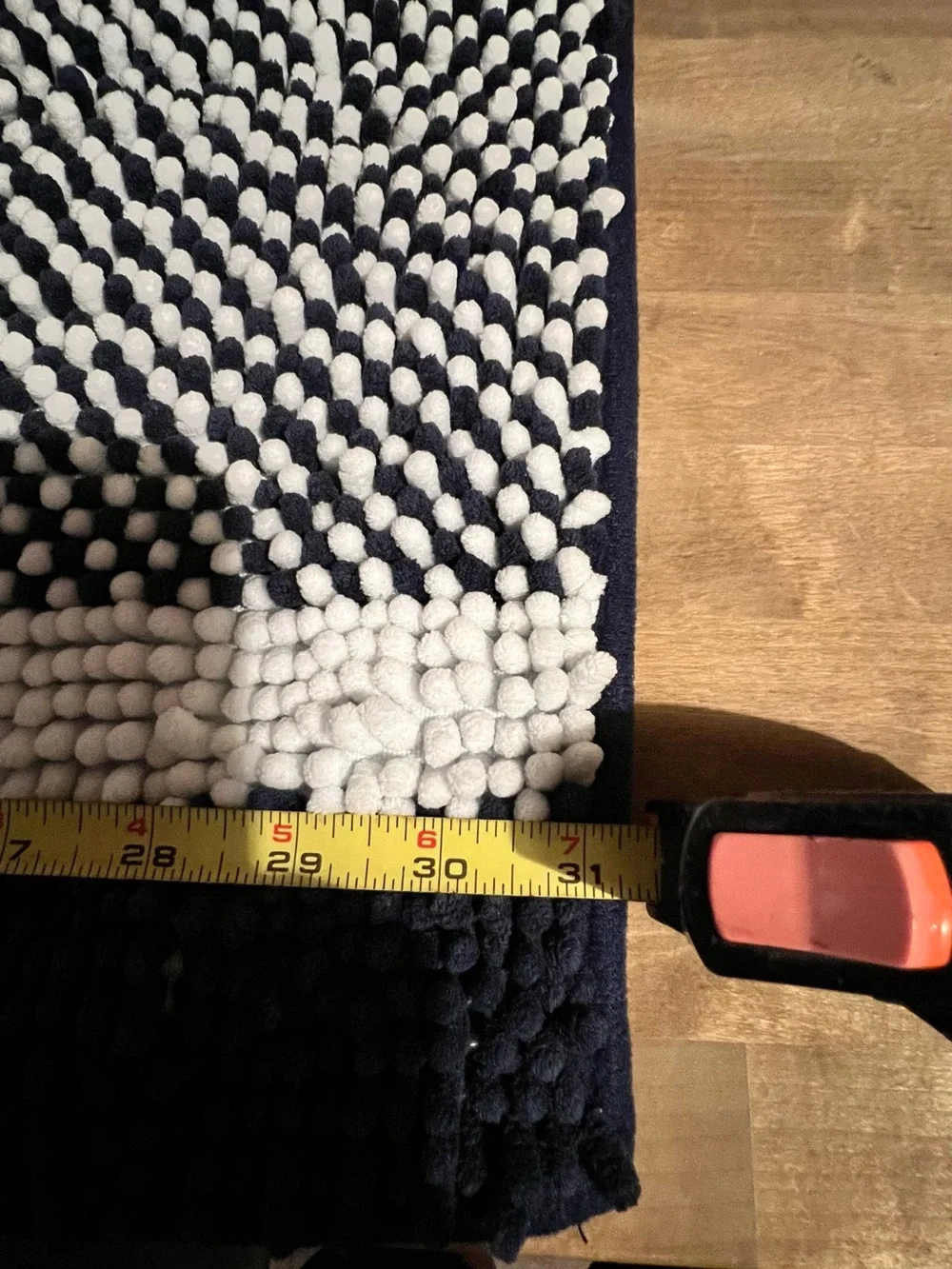 Plush Chenille Bath Rug in Navy Blue and White